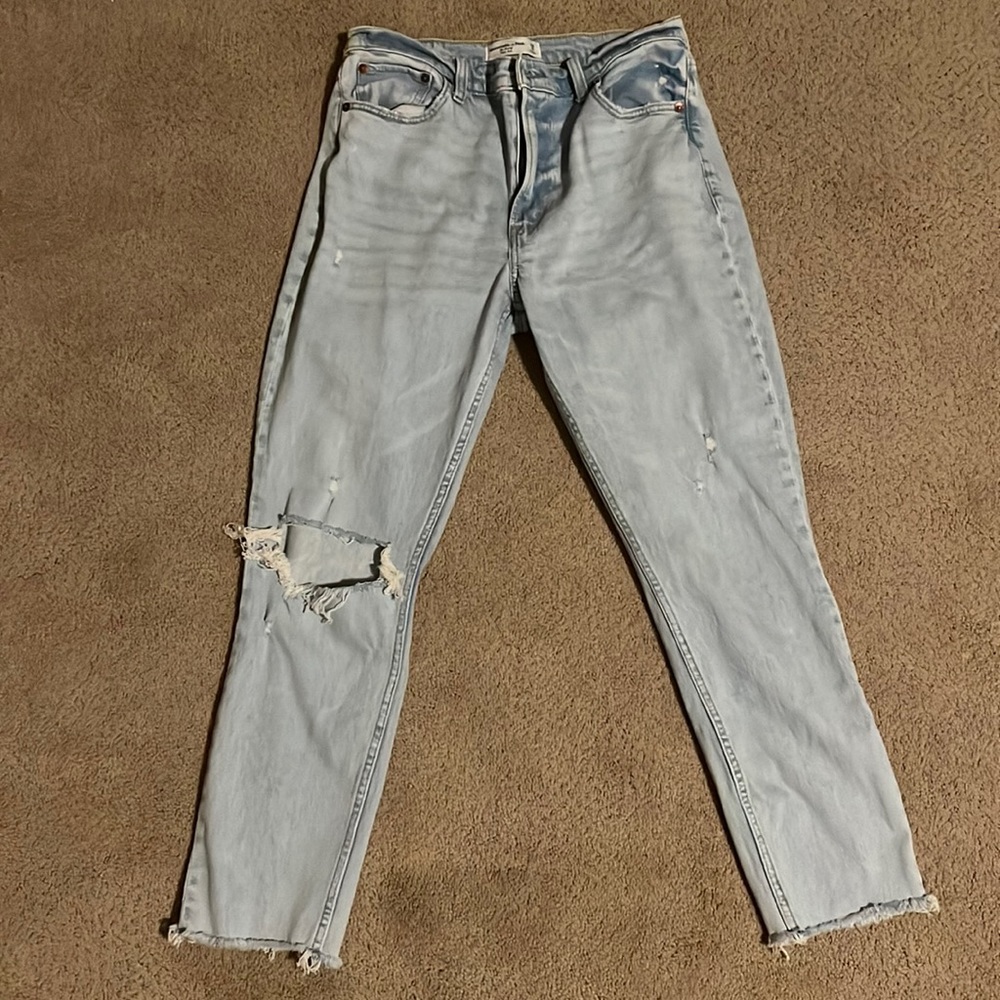 Abercrombie High Rise Skinny Jeans. Size 29. Light ripped wash.